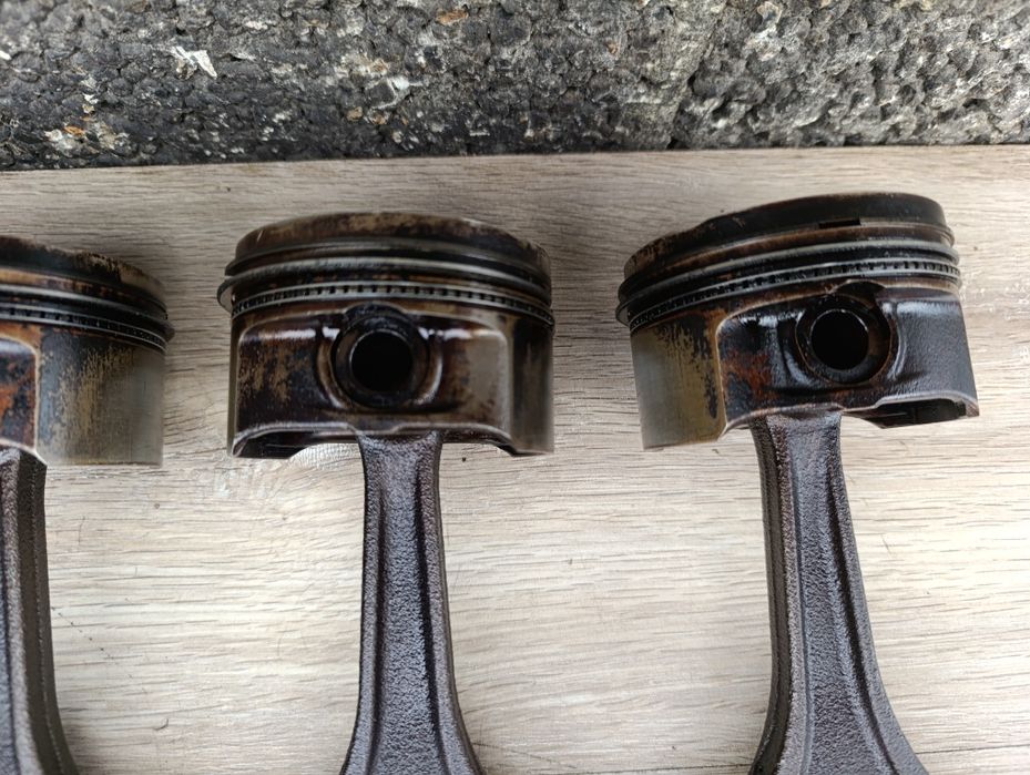 Шатун поршень 1.8 16V X18XE Opel Zafira Vectra Astra вектра Астра