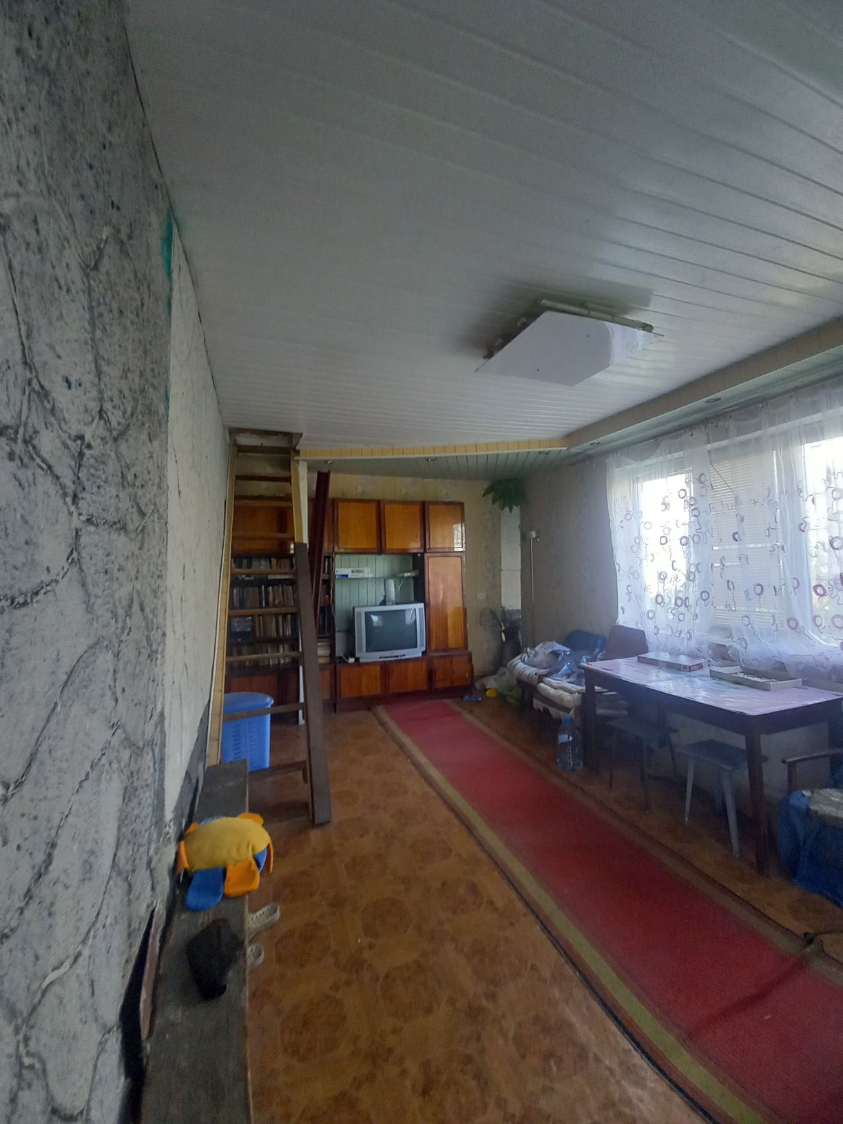 Продам дачу -будинок в місті з пічкою грубою на Перевалі