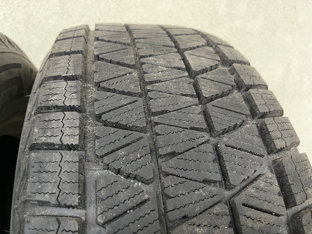 Зимние шины б/у BRIDGESTONE BLIZZAK DM-V1 265/60R18 110R (Japan)