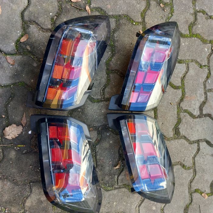 Farois trás peugeot 208