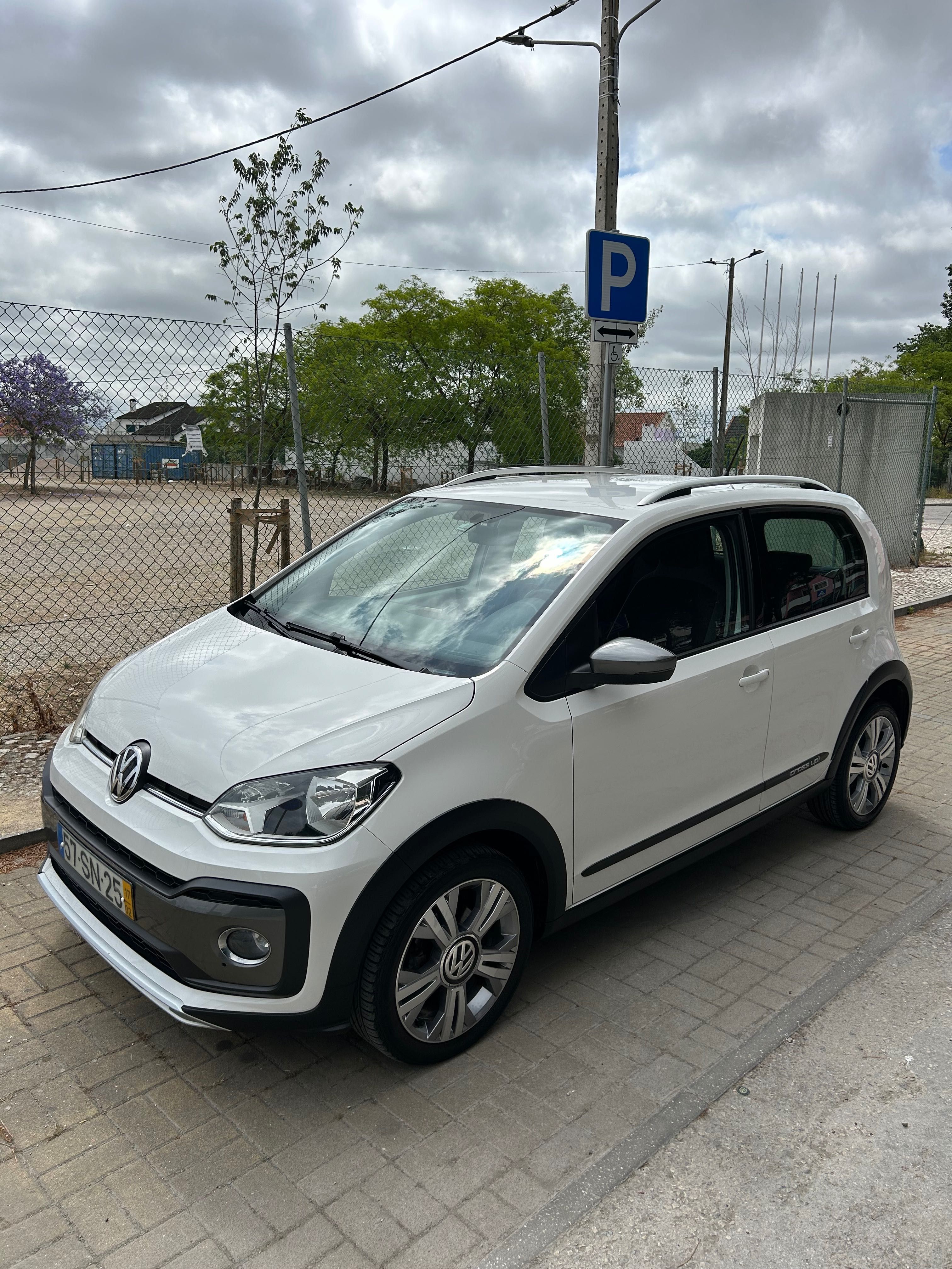 Volkswagen Cross Up