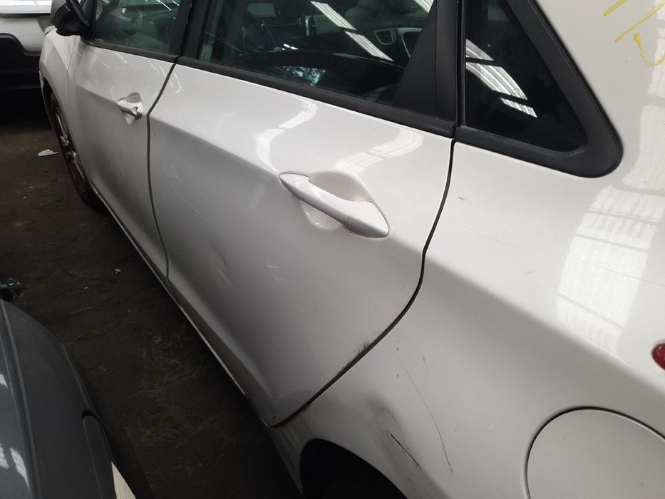 Porta trás esquerda HYUNDAI i30 (GD)