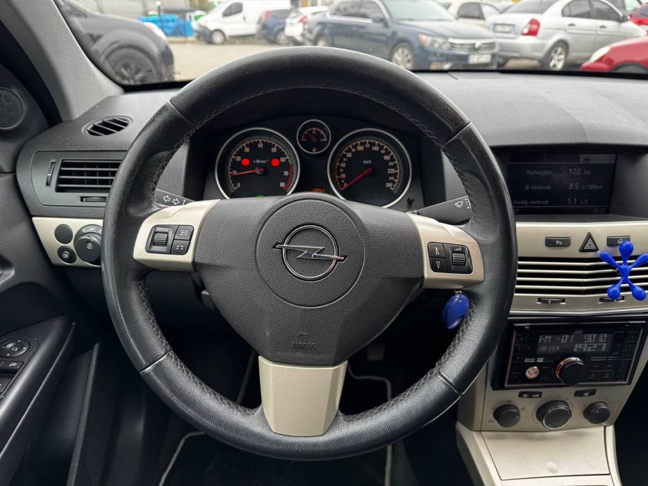 Продам Opel Astra 2008г., 1.6 бензин, свежепригнан. Обмен, Лизинг