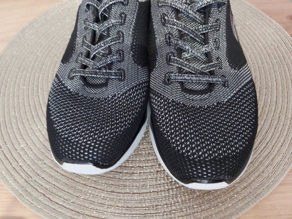 Buty damskie markowe tanio nowe nr. 40