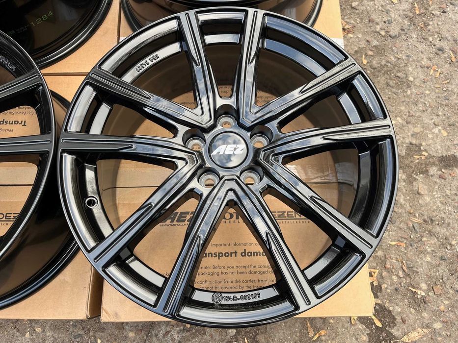4x felgi AEZ MONTREAL black 18" roz. 5x108 ET 50,5 VOLVO V60 V90 XC60