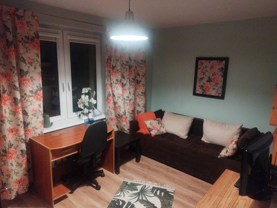 Wynajmę pokój w domu jednorodzinnym. Pokój ma 11 m kw.