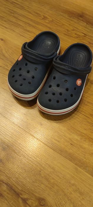 Продам crocs оригінальні
