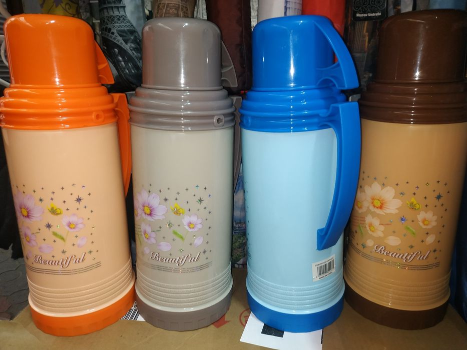 Термос со стеклянной колбой.