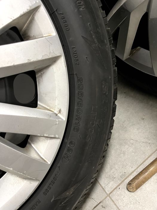 Koła zimowe Skoda Vw 205/60/16 92H 5x112 Blizzak LM005 dot21 i 2023r.