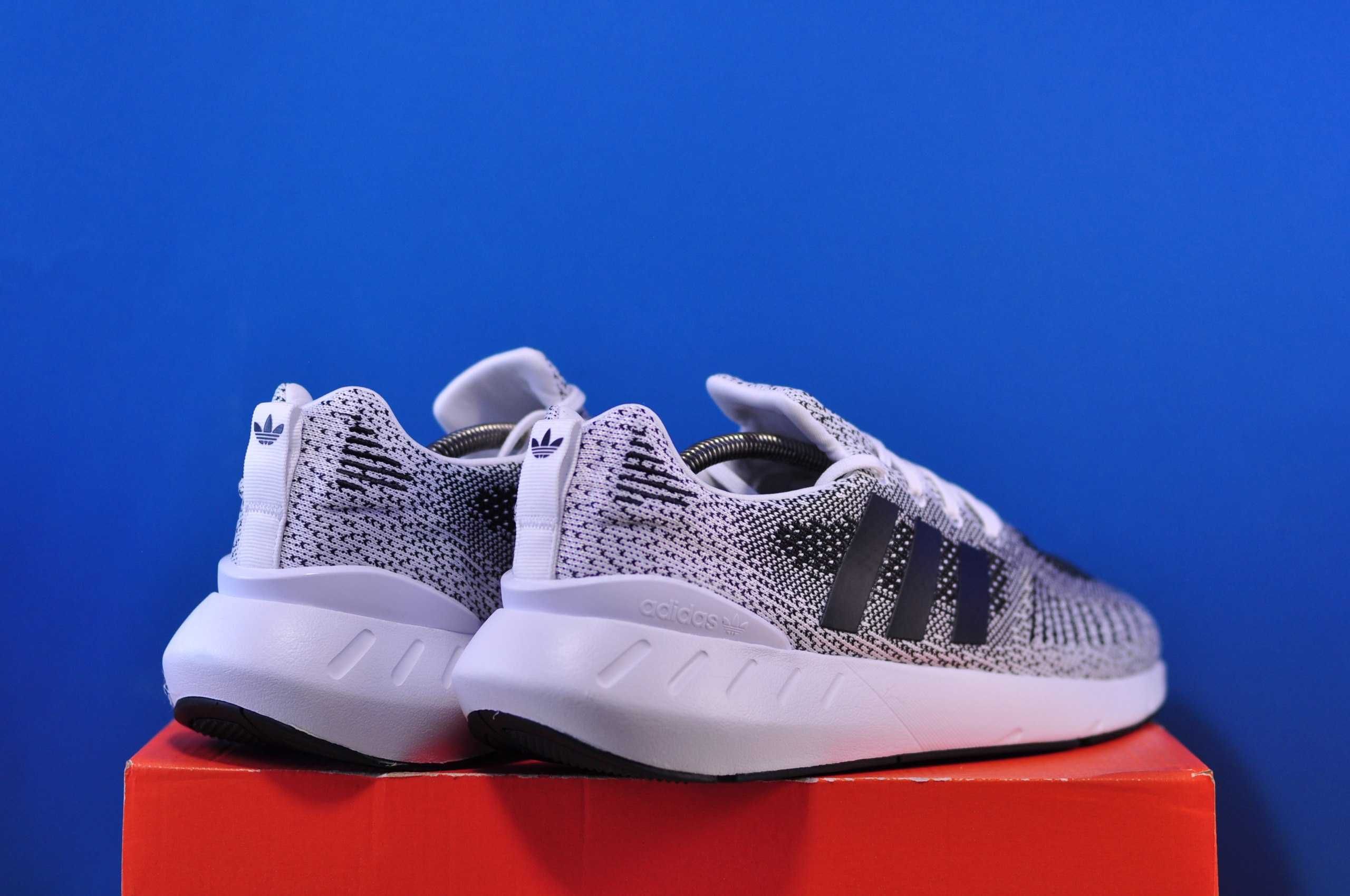 Кросівки Nike City Rep Adidas Swift Run 22  Оригінал