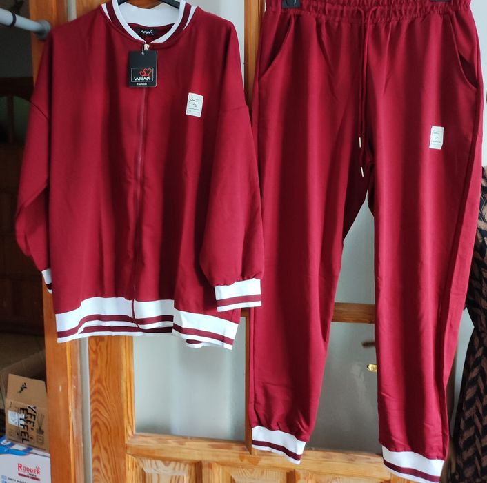 Damski komplet dresowy firmy WAWA