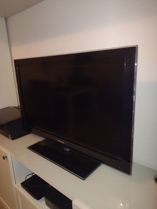 Telewizor Samsung 37" LED 160 W