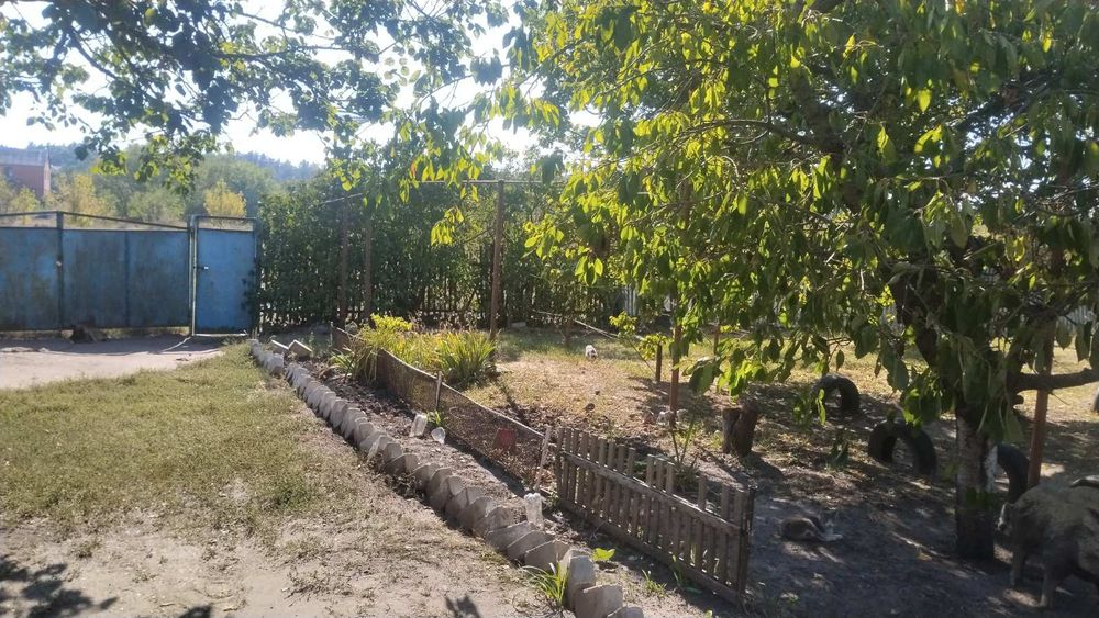 Продается участок16000 дол.