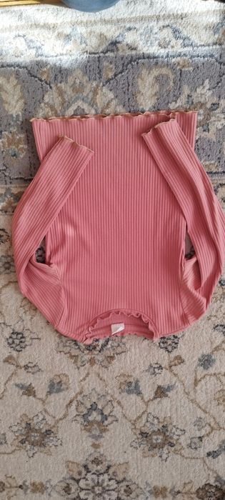Bluzki, spodnie, bluzy, legginsy na dziewczynkę 128