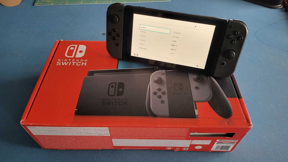 Nintendo Switch V2 c/ Jogo+Cartão