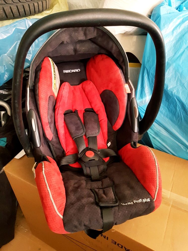 Fotelik Recaro Profi Young Plus 0-13 czarno-bordowy