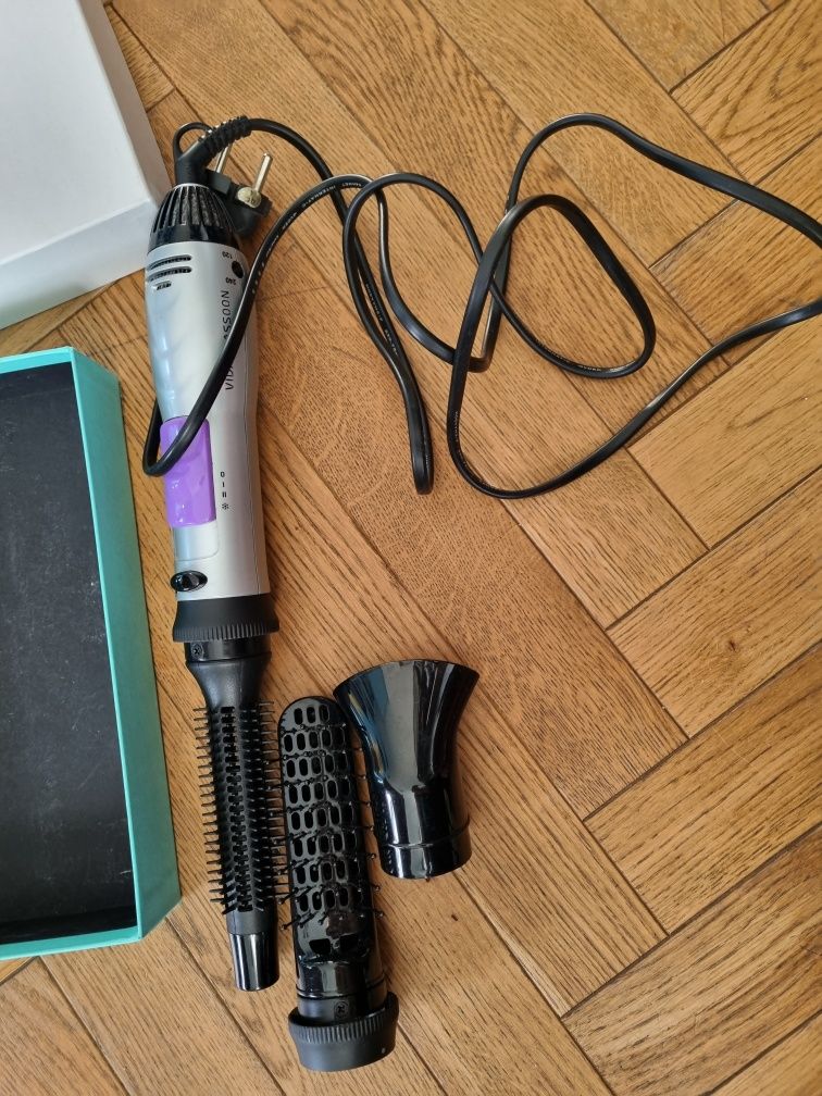 Sprawna suszarka do włosów Vidal sassoon appliances