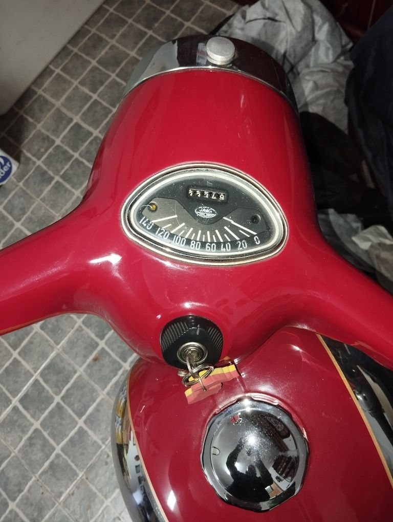 Antiga Moto Jawa 250
