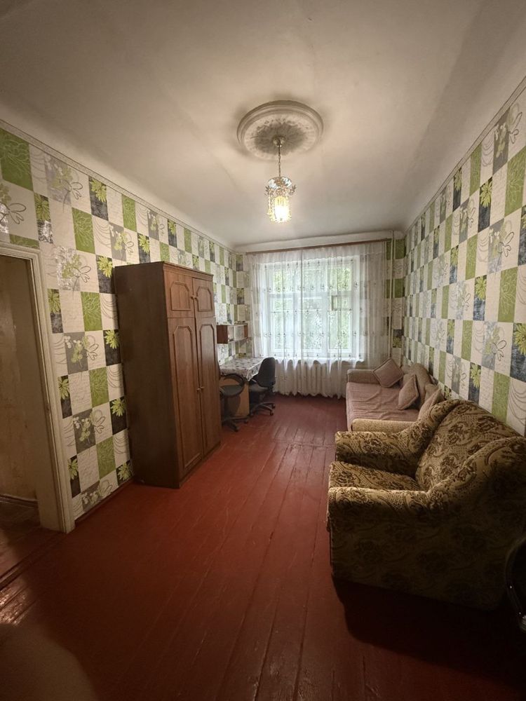 Продам дві кімнати в гуртожитку