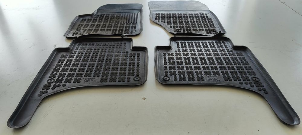 Килимки 4 в салон 1 в багажник WOLKSWAGEN TOUAREG виробник REZAW-PLAST