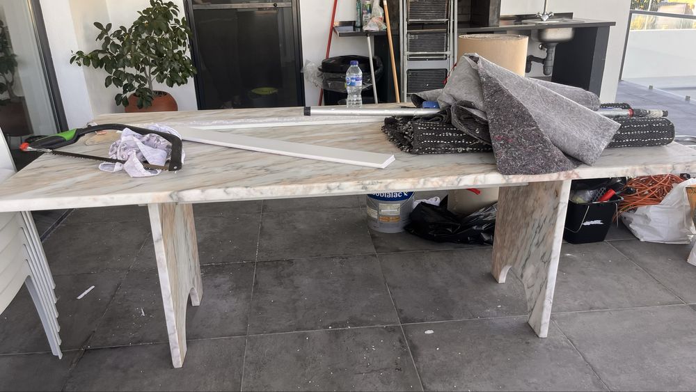 Mesa marmore maciça