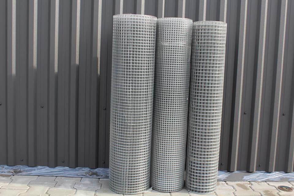 Siatka zgrzewana do budowy wolier hodowlana 16x16/1,07mm najtaniej 25m