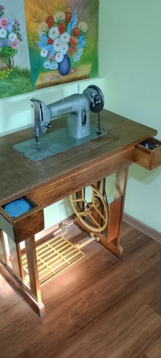 Zabytkowa maszyna do szycia Łucznik!
