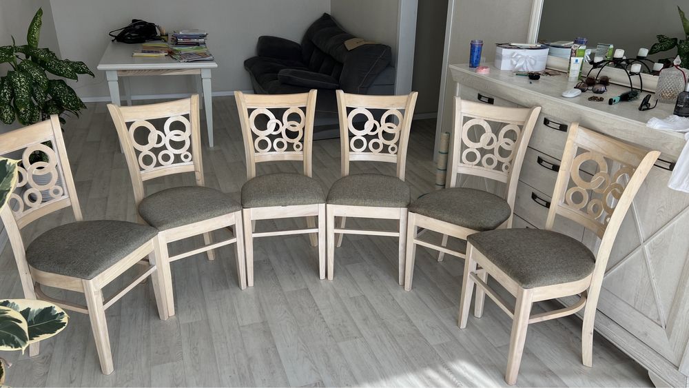 Продам 6 стулья в идеальном состоянии