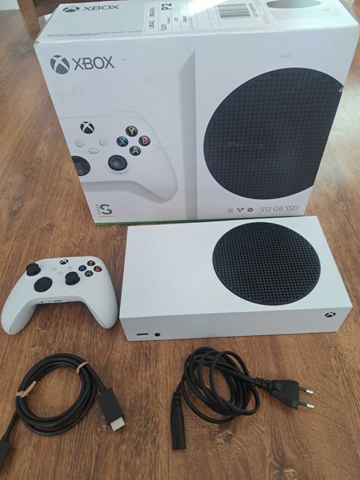 Xbox series s komplet jak nowa rezerwacja