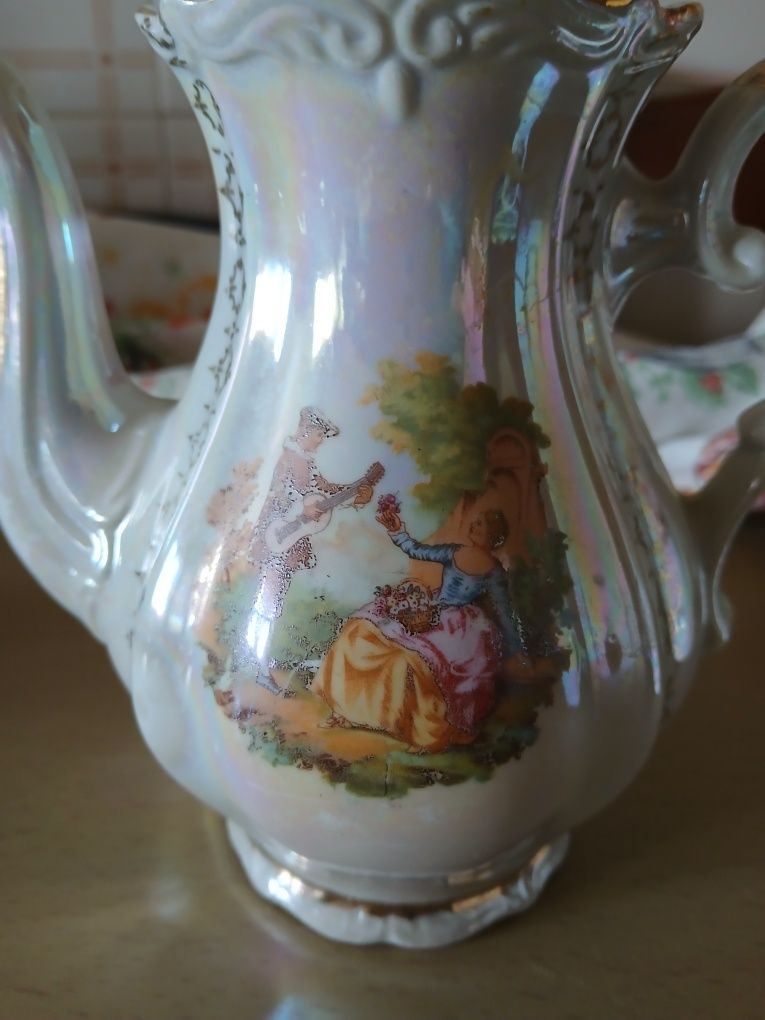 Bule de porcelana