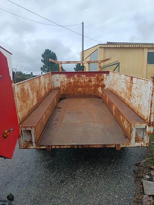 Reboque basculante de gamela reforçado