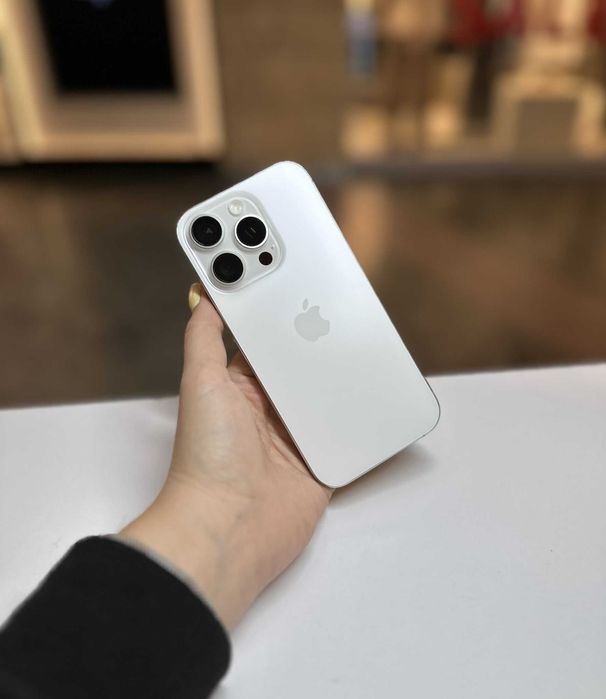 OKAZJA/iPhone 16 pro 256 GB white titanium/Raty 0%/PROMENADA