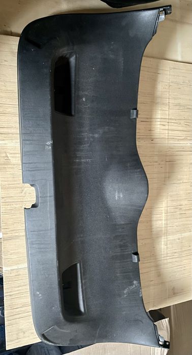 Пластик кришки багажника сітроен с4 б7