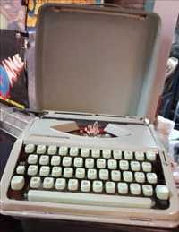Máquina escrever HERMES, em bom estado