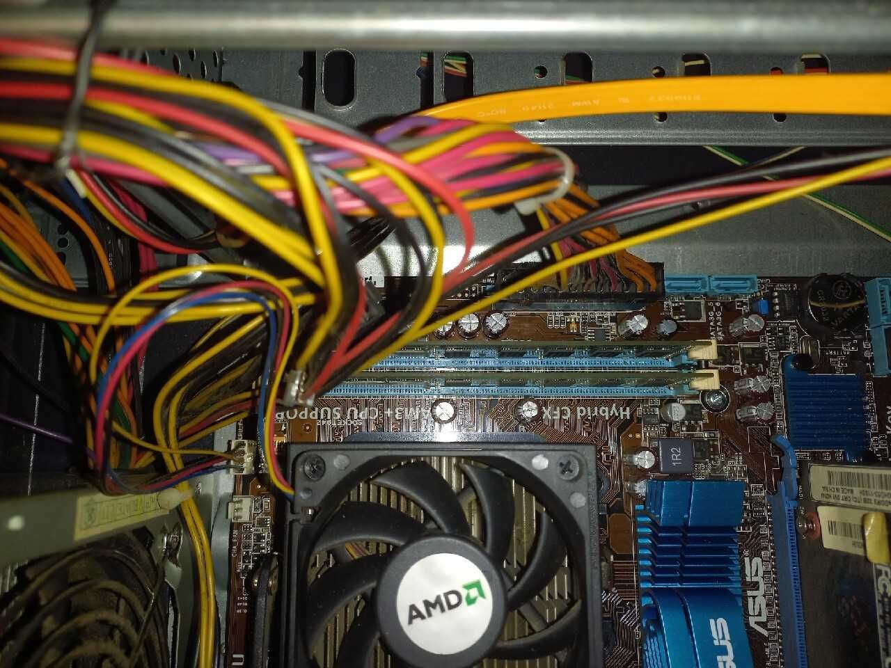 Komputer stacjonarny AMD X4 2800 MHz - 512MB