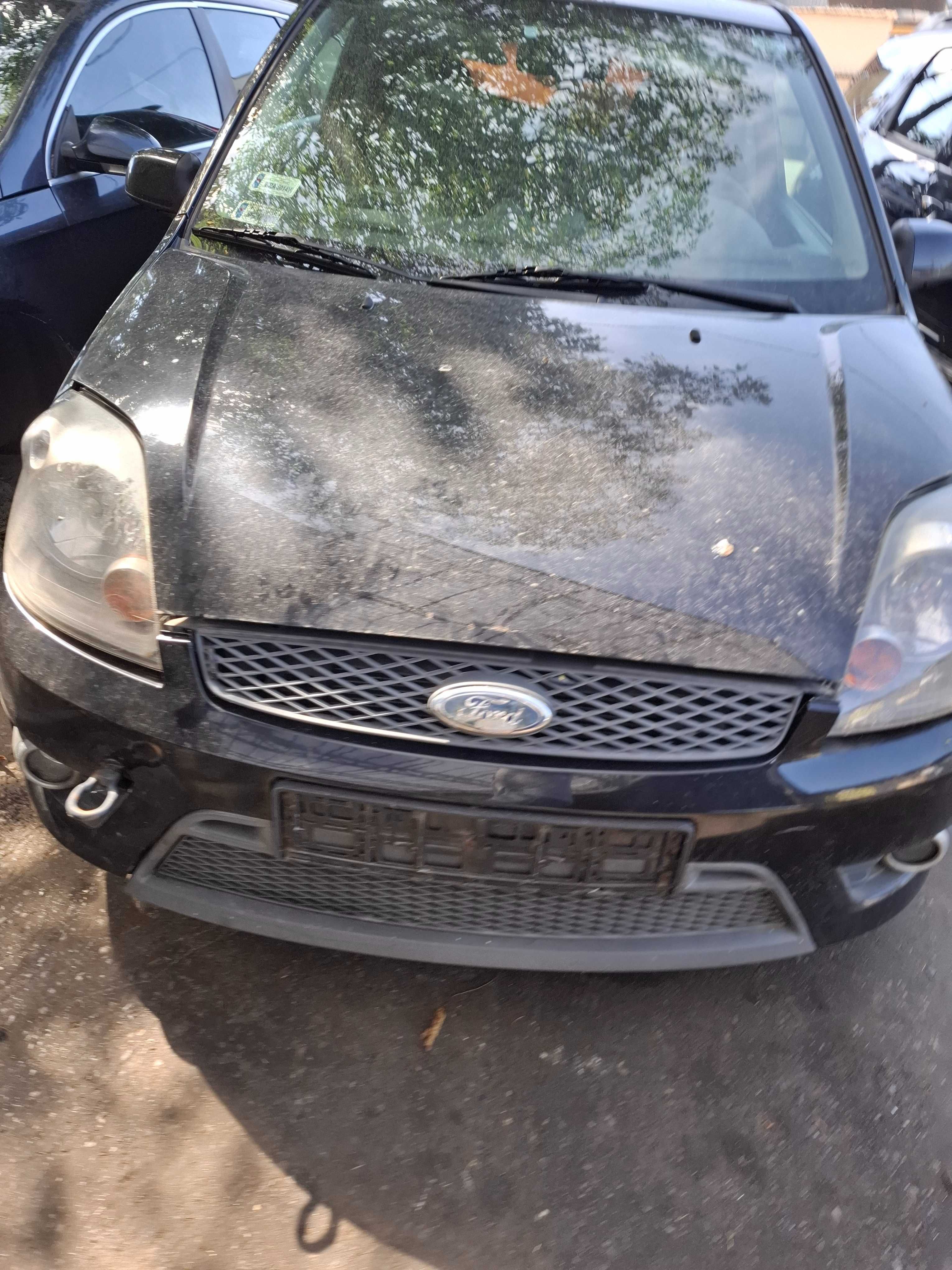 Zderzak przód Ford Fiesta mk6 Sport