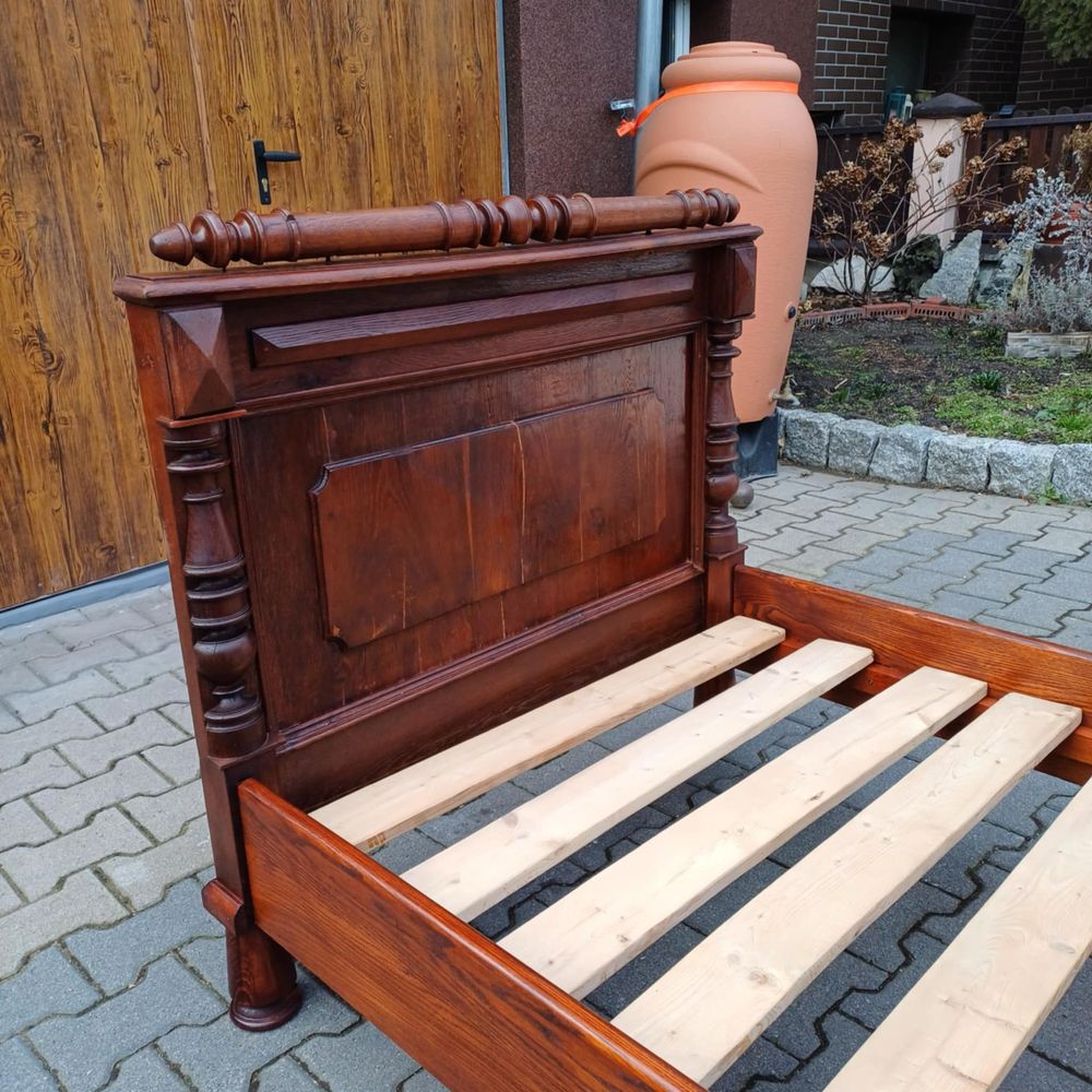 Jednoosobowe łóżko z litego drewna dębowego
