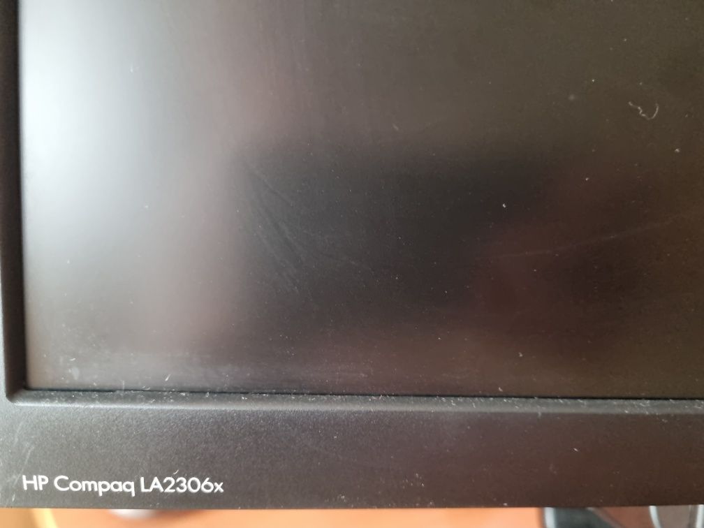 Monitor HP Compaq LA2306x