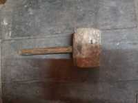 martelo em madeira usado nas adegas