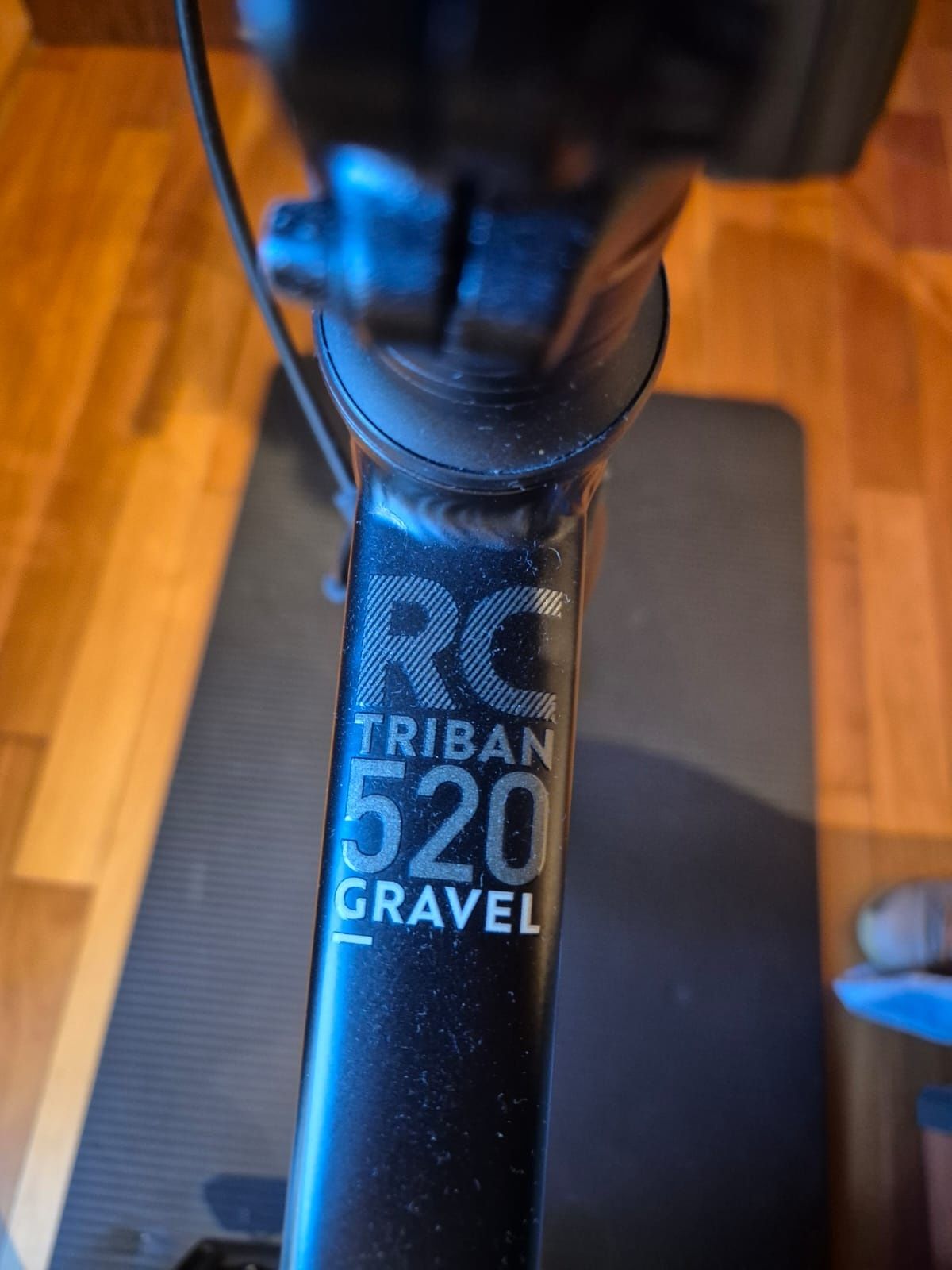 Rolo de treino TACX NEO 2 + Bicicleta TRIBAN RC 520
