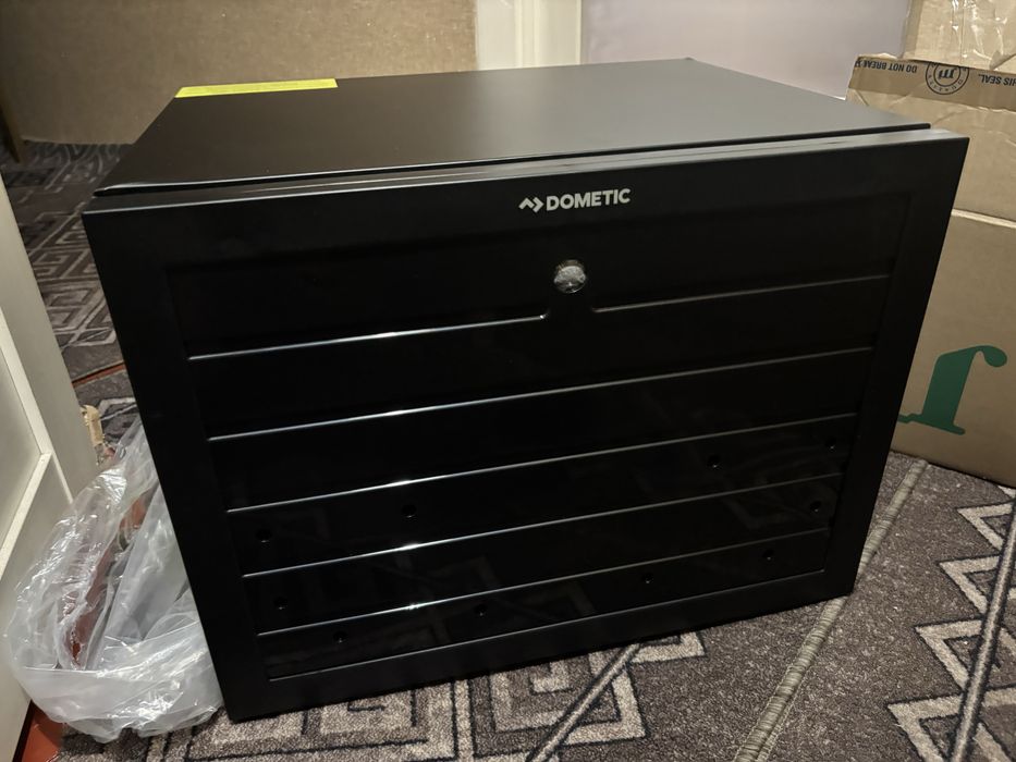 ‼️ТЕРМІНОВО‼️Автохолодильник Dometic DM50C F