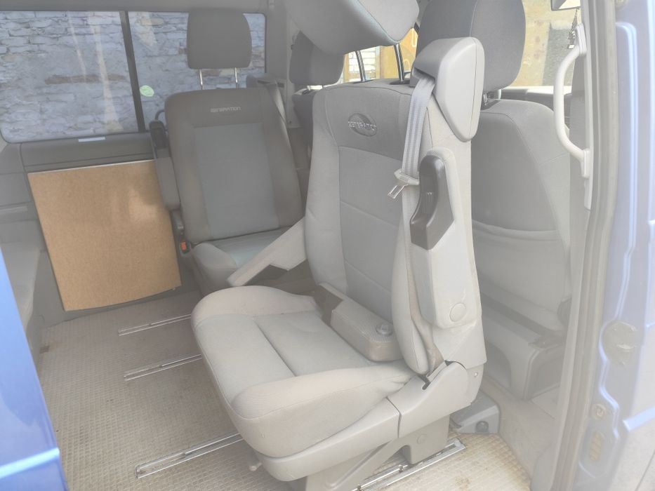 VW Multivan T4 wnętrze fotele kanapa łóżko stolik tapicerka Generation