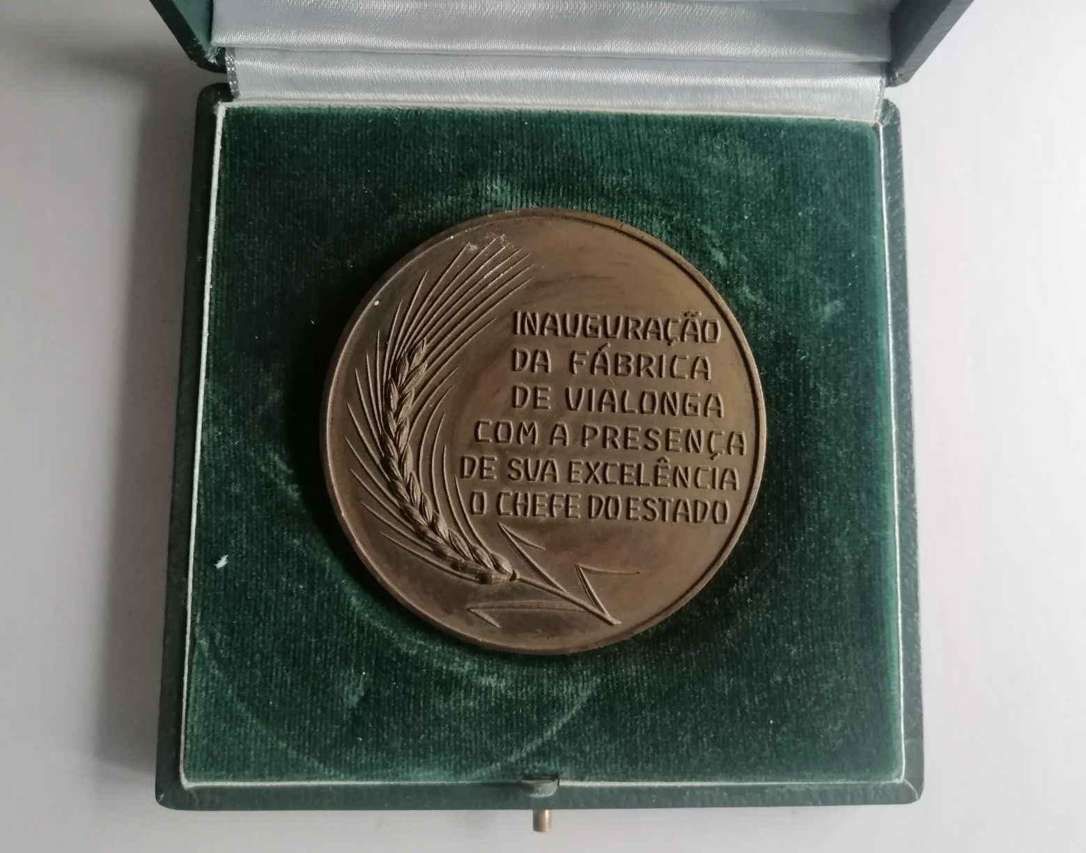 Medalha medalhão estojo Central de Cervejas, Inauguração fábrica 1968