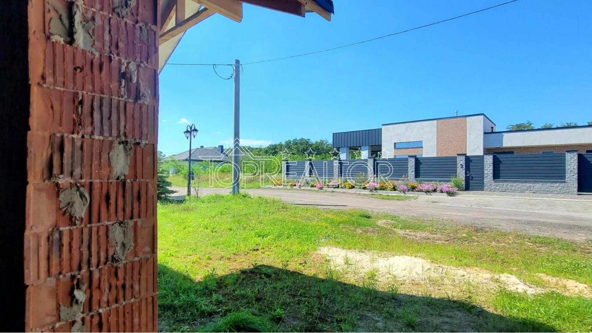 Продаётся 1-этажный дом в закрытом поселке "Шале Грааль" за Флоринкой