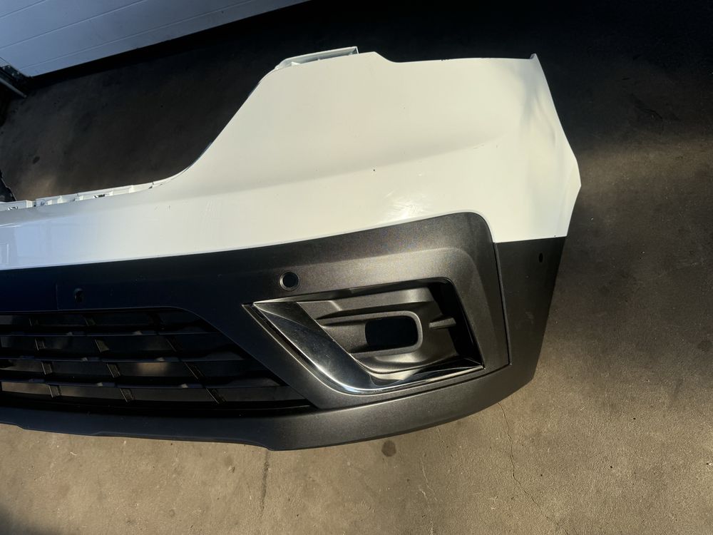 Zderzak przód przedni parktronik Renault Trafic IV 22-