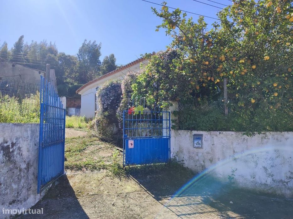 Moradia térrea c/ 680m2 de terreno na Carregueira – Chamusca