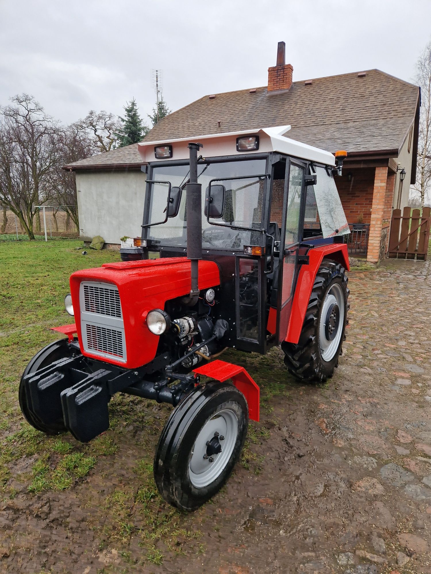 Kabina C360 C330 maska URSUS C-360 C-330 MTZ bizon MF235 MF255 DOSTAWA