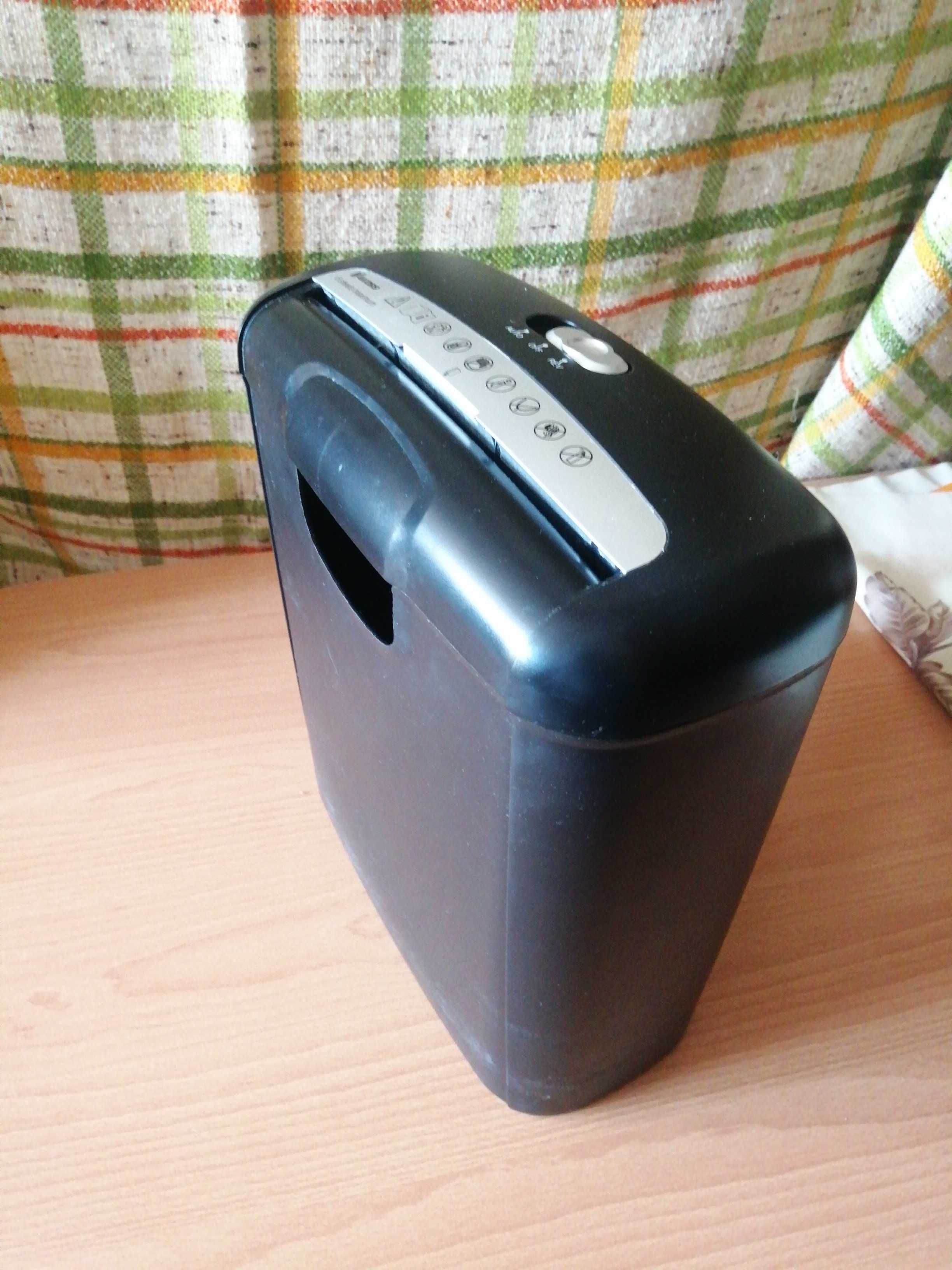 Niszczarka do dokumentów  Vakoss  AP-4022K + gratis