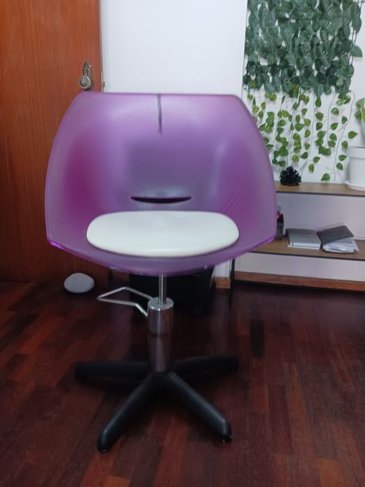 Vendo lavatorio e cadeira cabeleireiro.