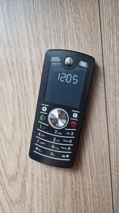 Kolekcjonerska Motorola F3 bez simloka